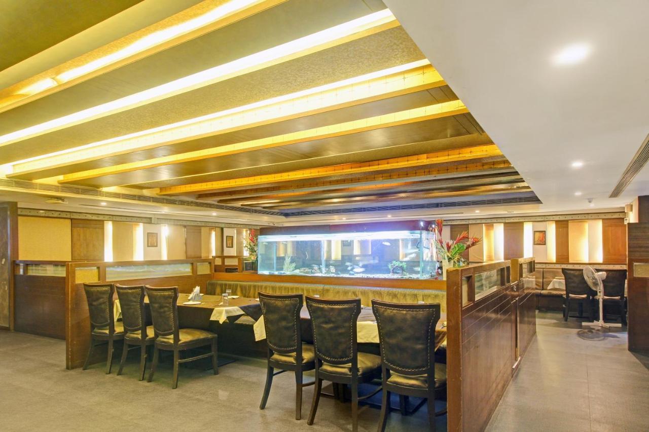Collection O 82357 Hotel Surabhi Pride Trimulgherry Exterior foto